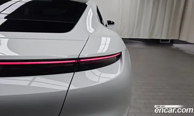 Porsche Taycan 2021 0.1 автомат (гидро), миниатюра 9