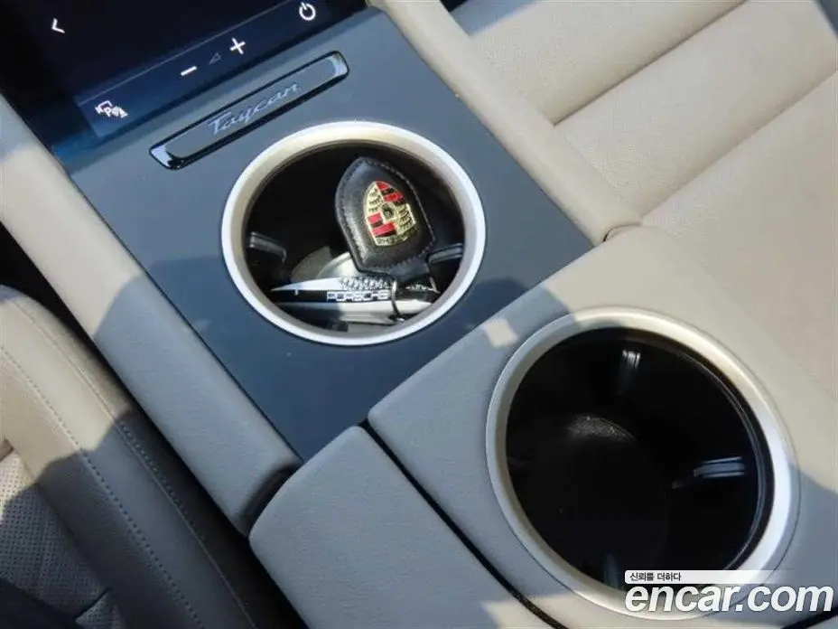 Porsche Taycan 2023 0.1 автомат (гидро), фото 14