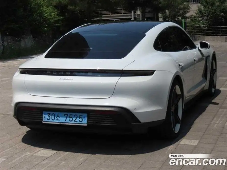 Porsche Taycan 2023 0.1 автомат (гидро), фото 3