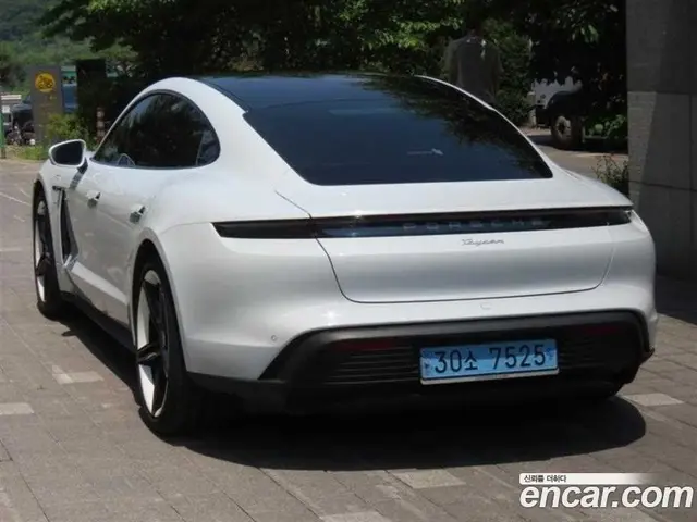 Porsche Taycan 2023 0.1 автомат (гидро), миниатюра 4