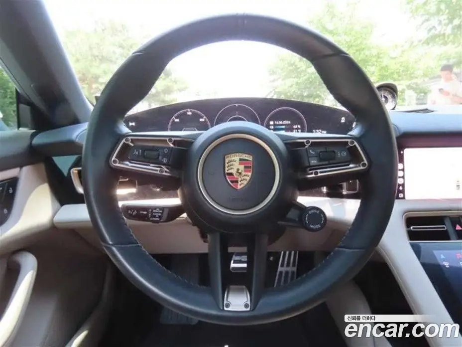 Porsche Taycan 2023 0.1 автомат (гидро), фото 5