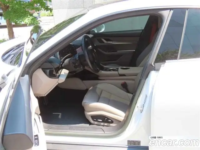Porsche Taycan 2023 0.1 автомат (гидро), миниатюра 8