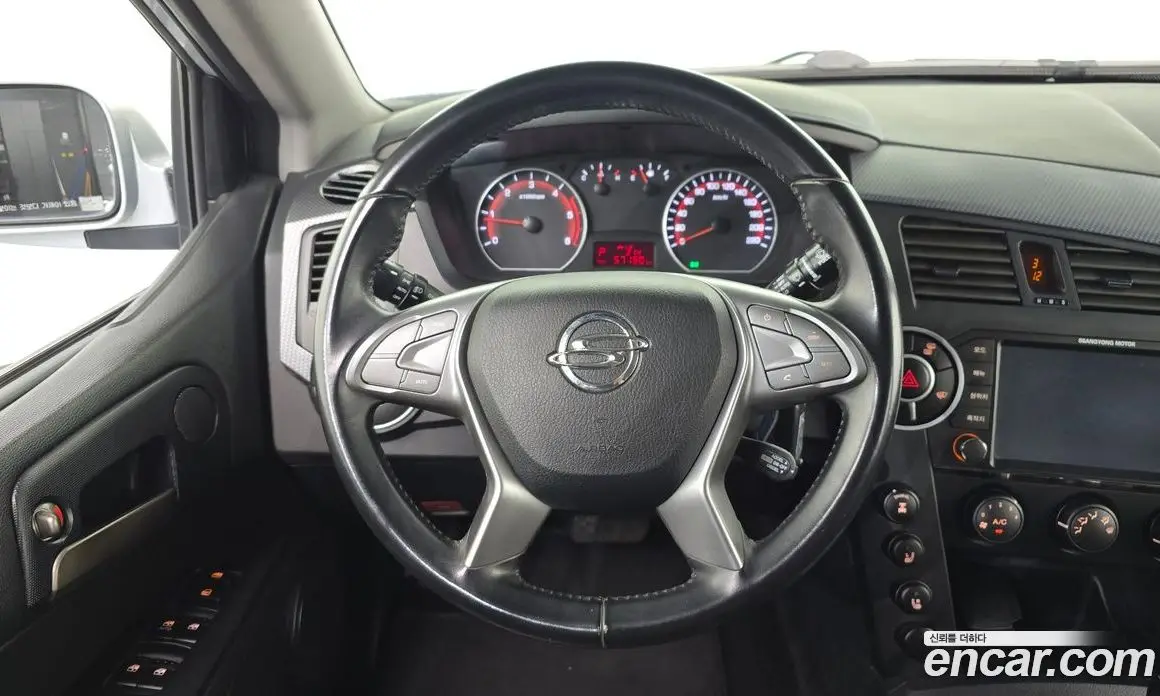 SsangYong Korando 2015 2.0 автомат (гидро), фото 13