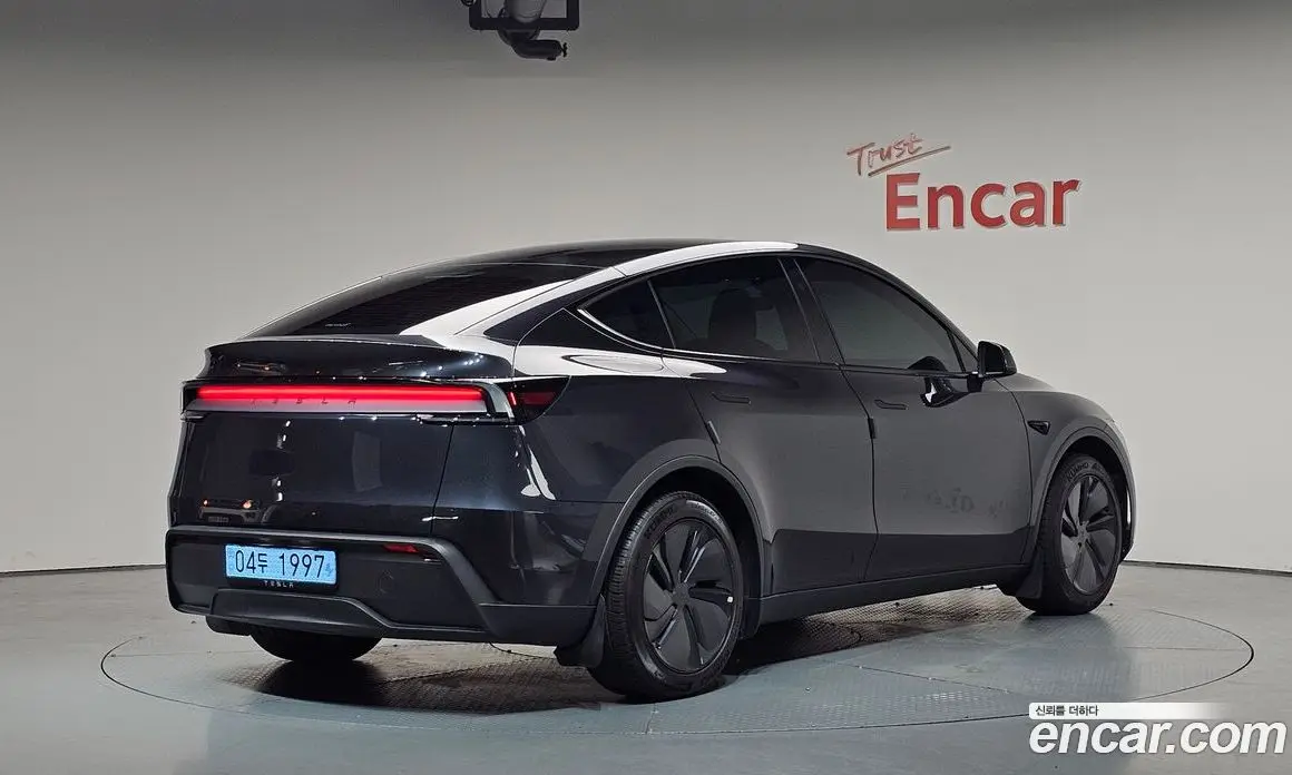 Tesla Model Y 2025 0.2 автомат (гидро), фото 1 Tesla Model Y 2025 0.2 автомат (гидро), фото 1