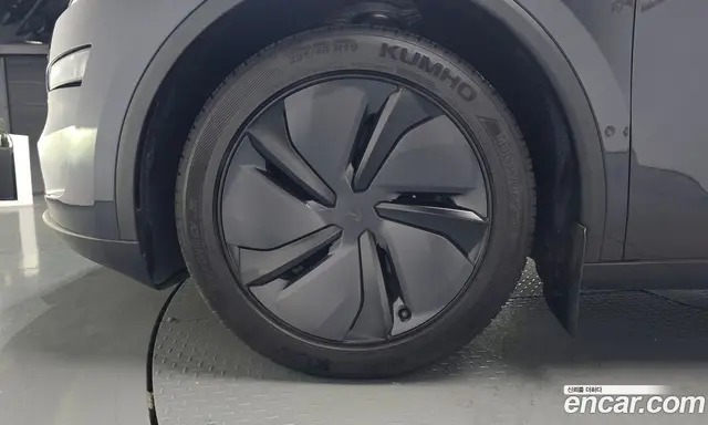 Tesla Model Y 2025 0.2 автомат (гидро), миниатюра 4 Tesla Model Y 2025 0.2 автомат (гидро), миниатюра 4
