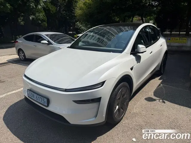 Tesla Model Y 2026 0.1 автомат (гидро), миниатюра 3 Tesla Model Y 2026 0.1 автомат (гидро), миниатюра 3