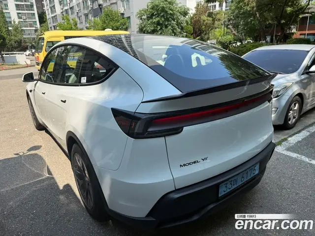 Tesla Model Y 2026 0.1 автомат (гидро), миниатюра 5 Tesla Model Y 2026 0.1 автомат (гидро), миниатюра 5