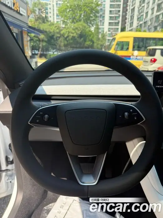 Tesla Model Y 2026 0.1 автомат (гидро), миниатюра 7 Tesla Model Y 2026 0.1 автомат (гидро), миниатюра 7