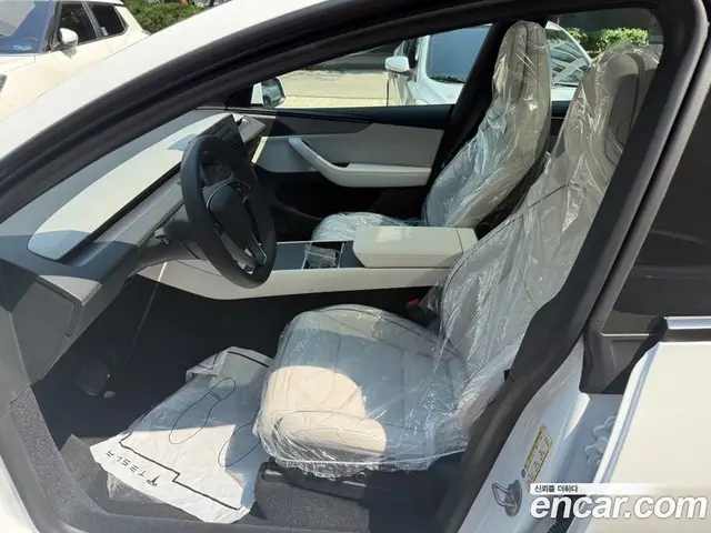 Tesla Model Y 2026 0.1 автомат (гидро), миниатюра 10 Tesla Model Y 2026 0.1 автомат (гидро), миниатюра 10