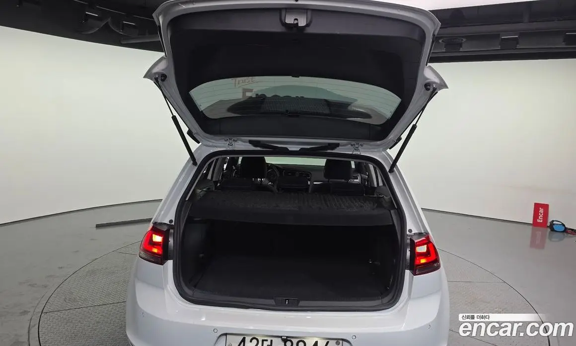 Volkswagen Golf 2014 2.0 автомат (гидро), фото 20