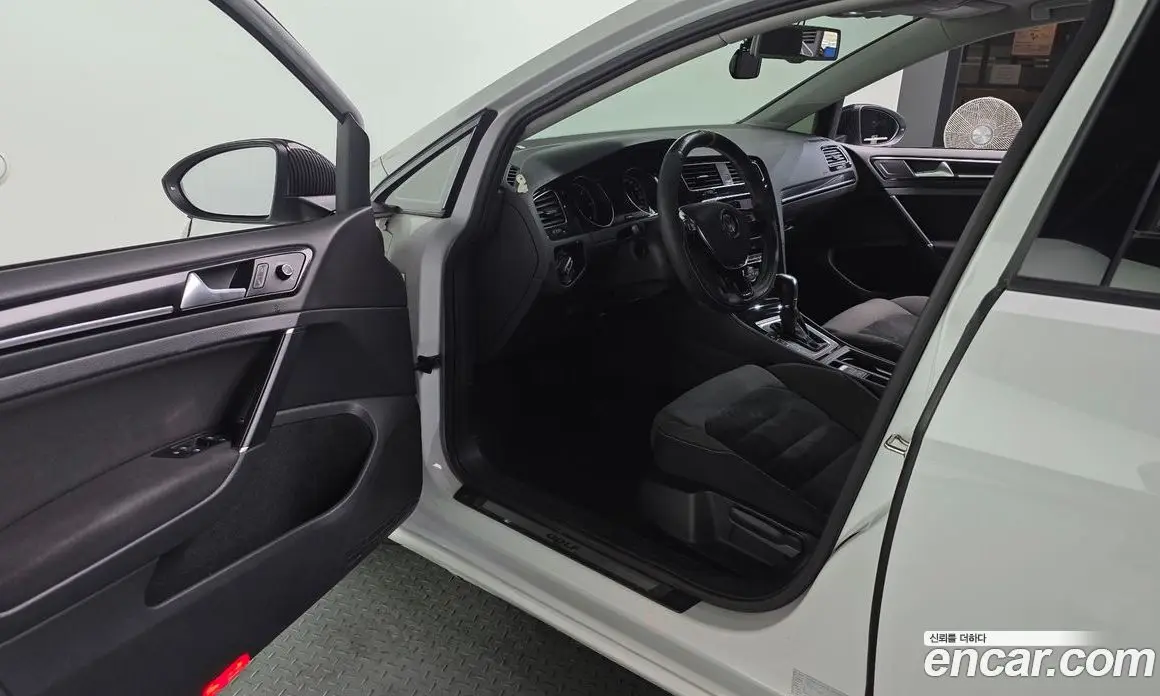 Volkswagen Golf 2014 2.0 автомат (гидро), фото 10