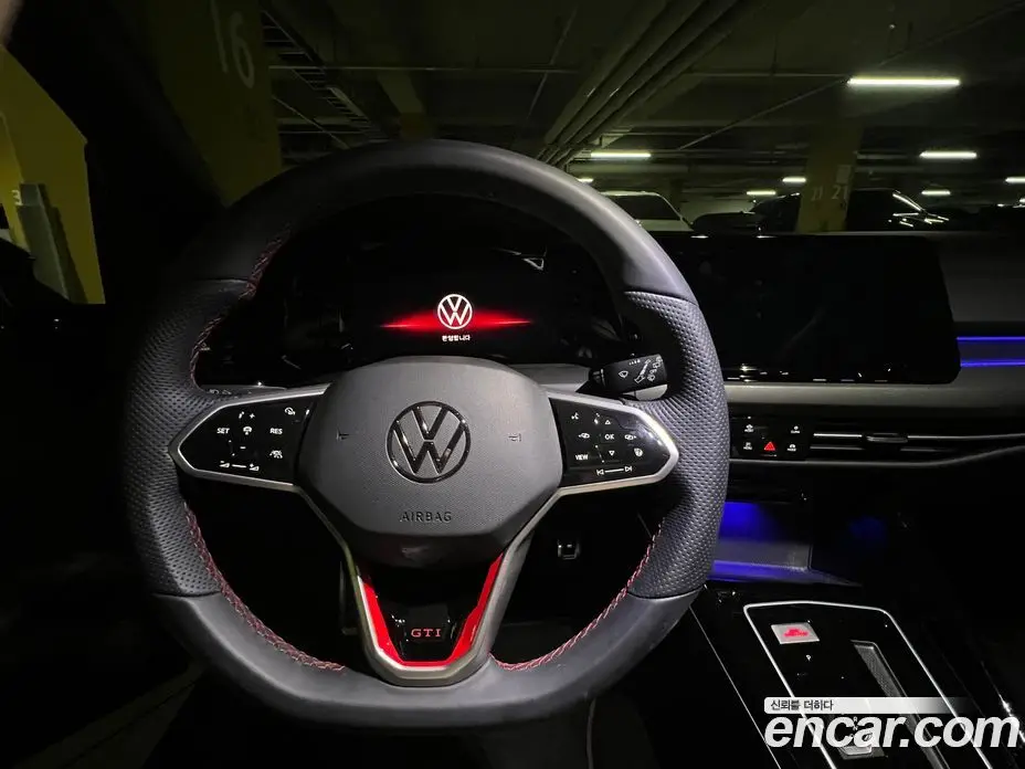 Volkswagen Golf 2023 2.0 автомат (гидро), фото 7
