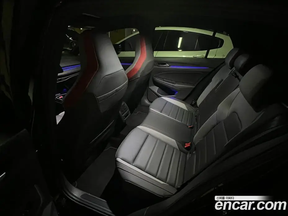 Volkswagen Golf 2023 2.0 автомат (гидро), фото 10