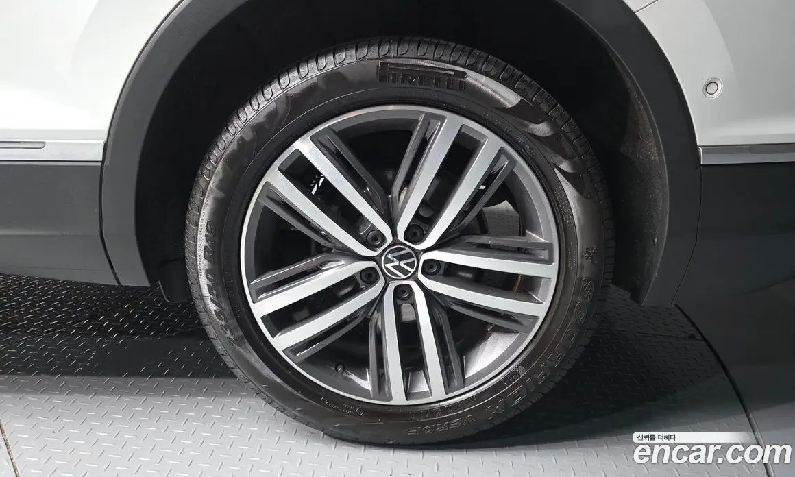Volkswagen Tiguan 2023 2.0 автомат (гидро), фото 5