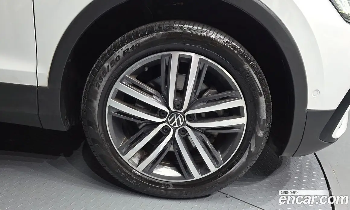 Volkswagen Tiguan 2023 2.0 автомат (гидро), фото 7