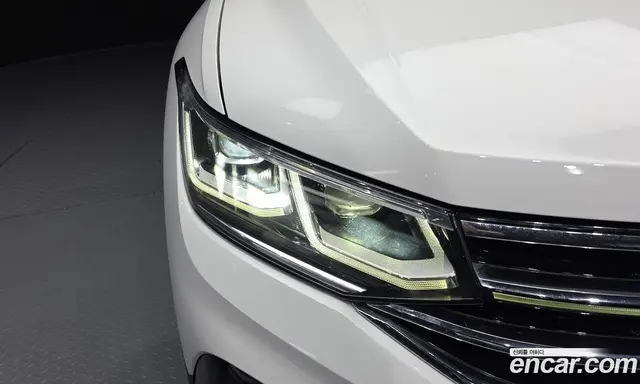 Volkswagen Tiguan 2023 2.0 автомат (гидро), миниатюра 8