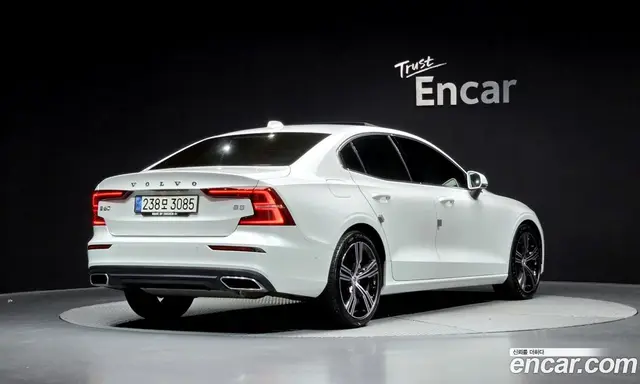 Volvo S60 2022 2.0 автомат (гидро), миниатюра 2