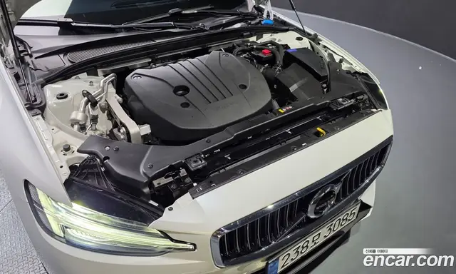 Volvo S60 2022 2.0 автомат (гидро), миниатюра 6