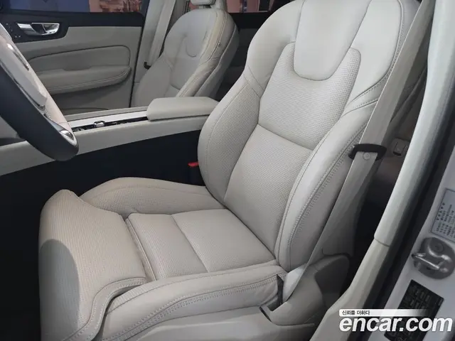 Volvo XC60 2026 2.0 автомат (гидро), миниатюра 11