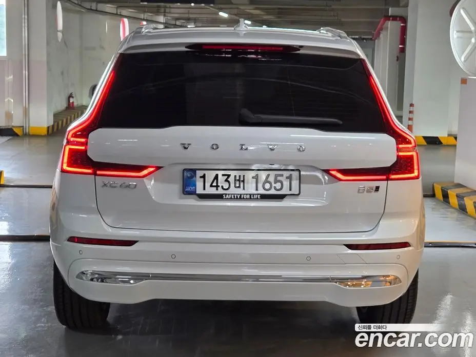 Volvo XC60 2026 2.0 автомат (гидро), фото 4
