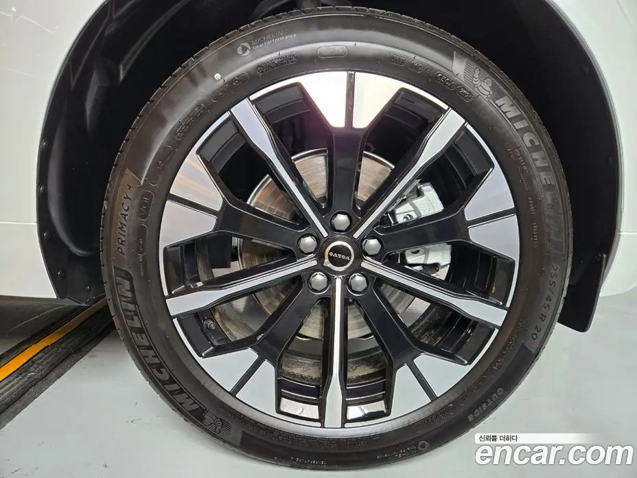 Volvo XC60 2026 2.0 автомат (гидро), фото 5