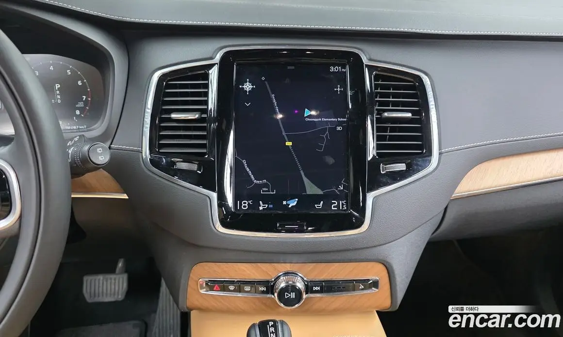 Volvo XC90 2019 2.0 автомат (гидро), фото 19