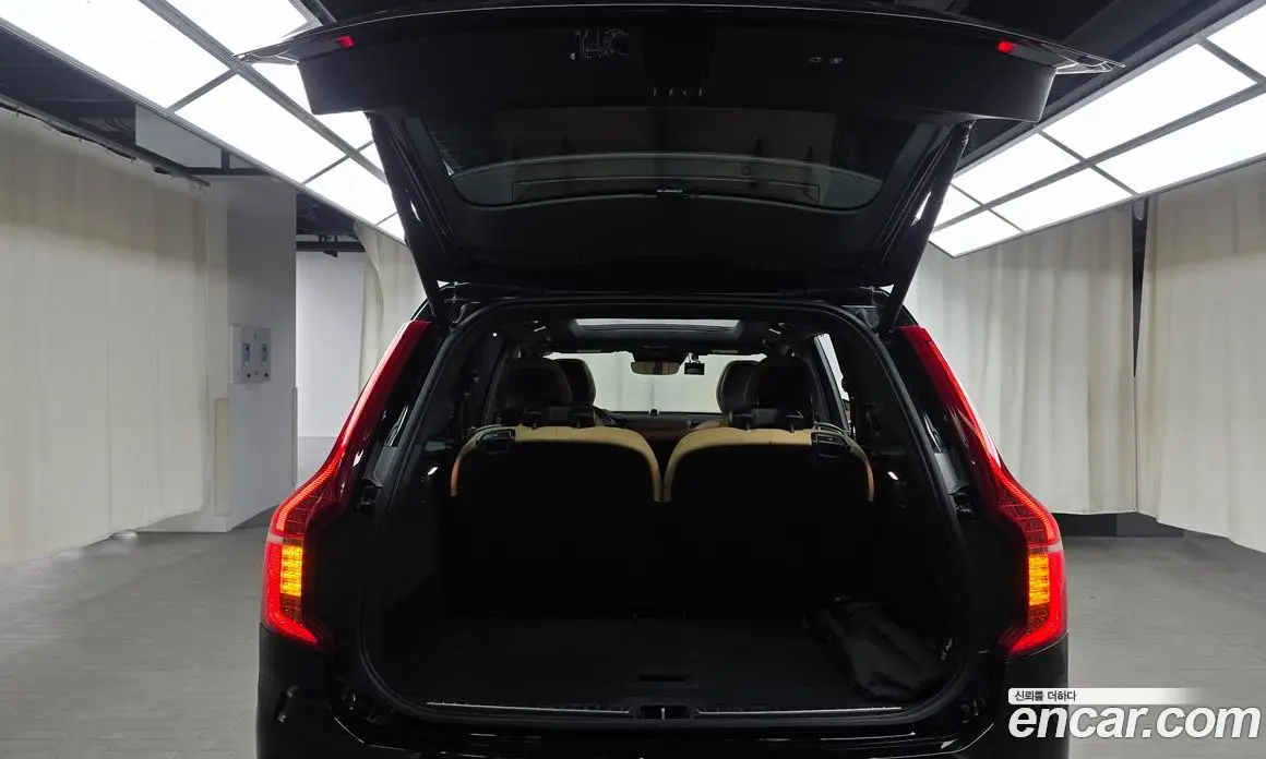 Volvo XC90 2019 2.0 автомат (гидро), фото 21