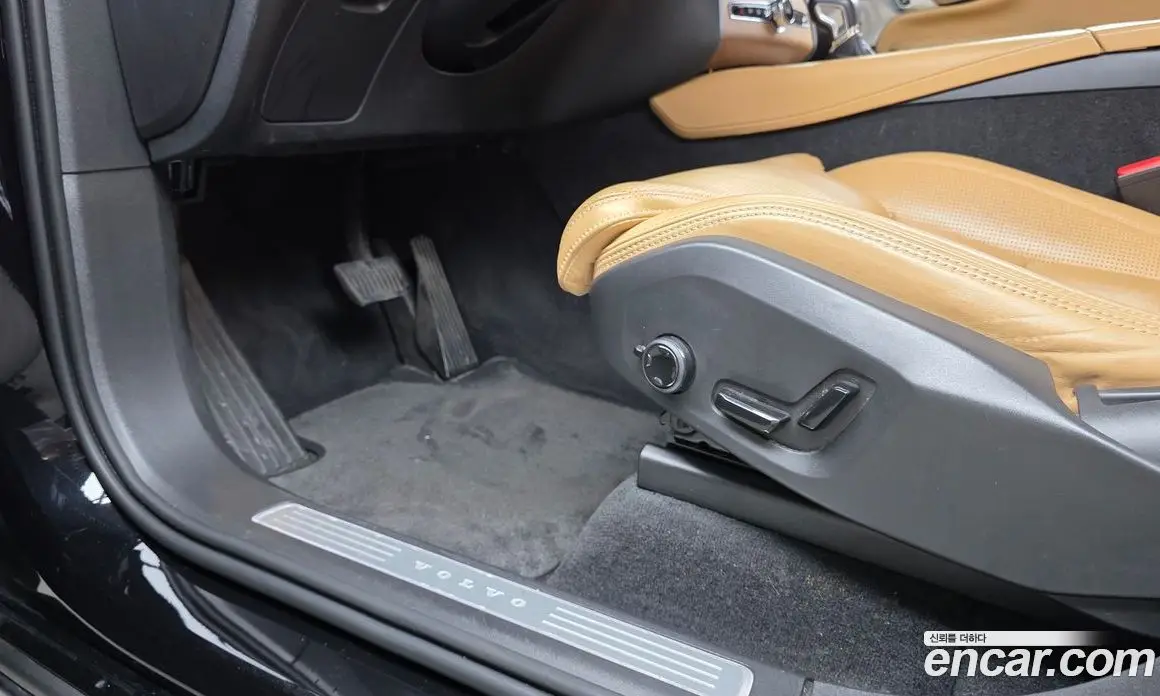 Volvo XC90 2019 2.0 автомат (гидро), фото 28