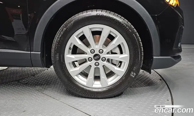 Audi Q3 2025 2.0 автомат (гидро), миниатюра 6