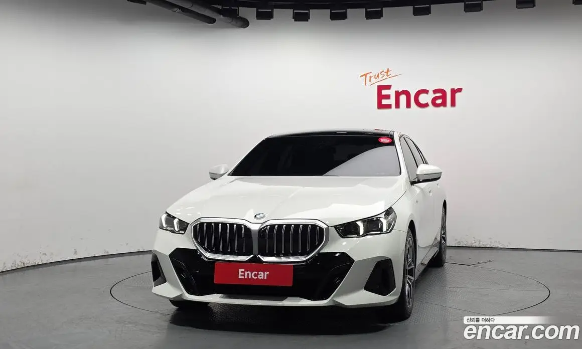 BMW 5 серия 2025 2.0 автомат (гидро), фото 3