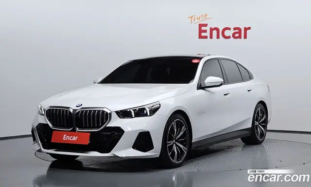BMW 5 серия, 2025, 6 995 км
