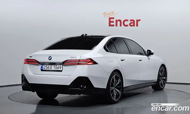 BMW 5 серия 2025 2.0 автомат (гидро), миниатюра 2
