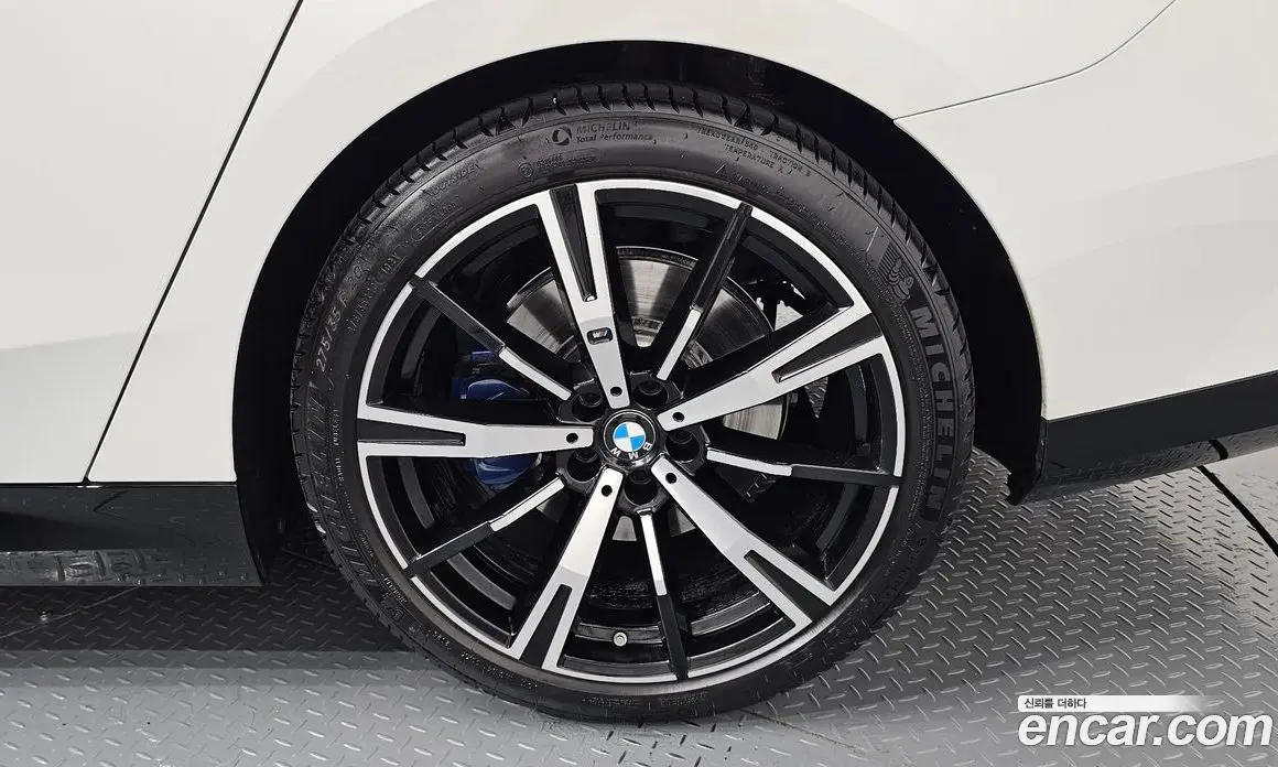 BMW 5 серия 2025 2.0 автомат (гидро), фото 7