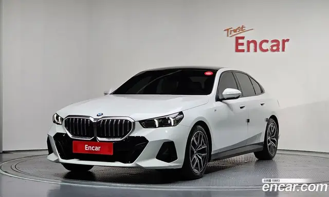 BMW 5 серия, 2025, 22 105 км