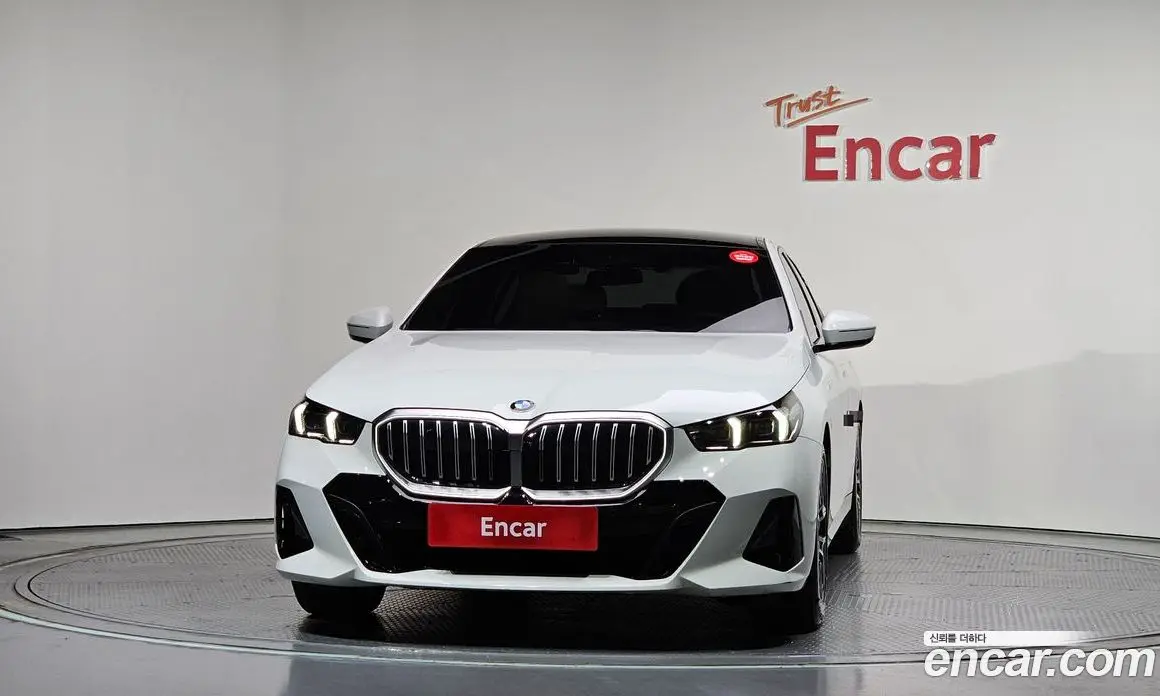 BMW 5 серия 2025 2.0 автомат (гидро), фото 3