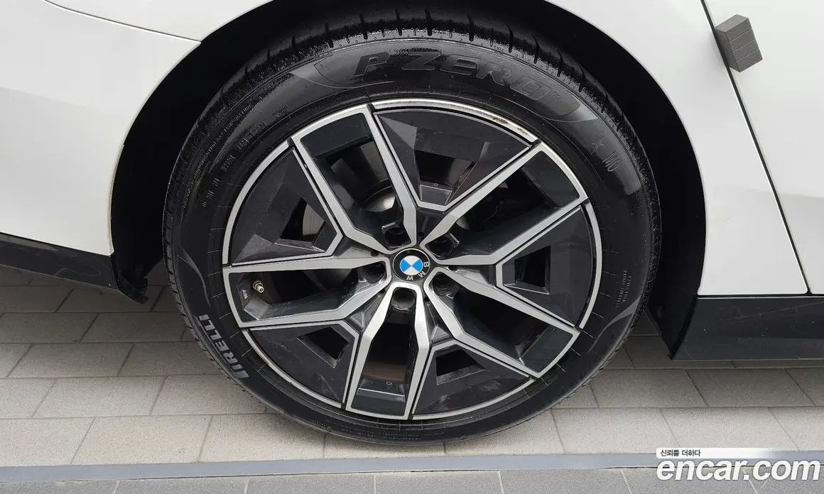 BMW 5 серия 2025 2.0 автомат (гидро), фото 5