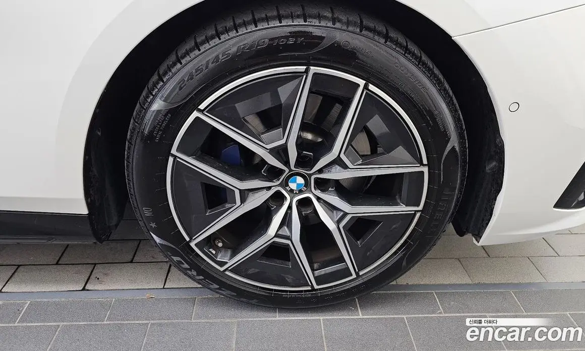 BMW 5 серия 2025 2.0 автомат (гидро), фото 7