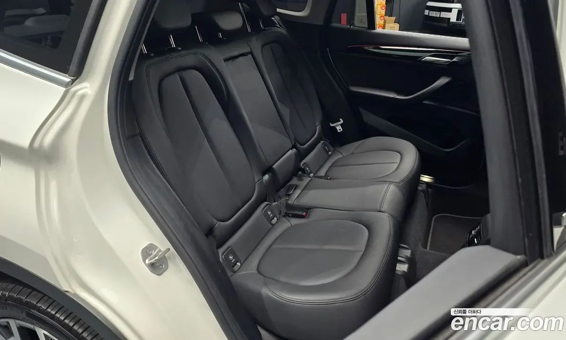 BMW X1 2022 2.0 автомат (гидро), фото 16