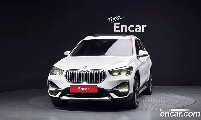 BMW X1 2022 2.0 автомат (гидро), миниатюра 3