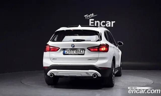 BMW X1 2022 2.0 автомат (гидро), миниатюра 4