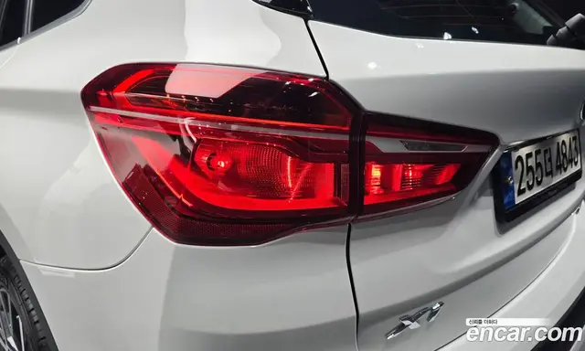 BMW X1 2022 2.0 автомат (гидро), миниатюра 9