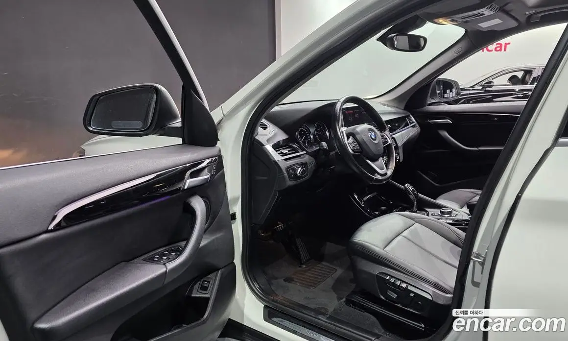 BMW X1 2022 2.0 автомат (гидро), фото 10