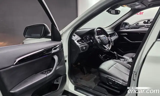 BMW X1 2022 2.0 автомат (гидро), миниатюра 10