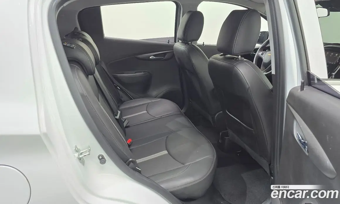 Chevrolet Spark 2022 1.0 автомат (гидро), фото 24