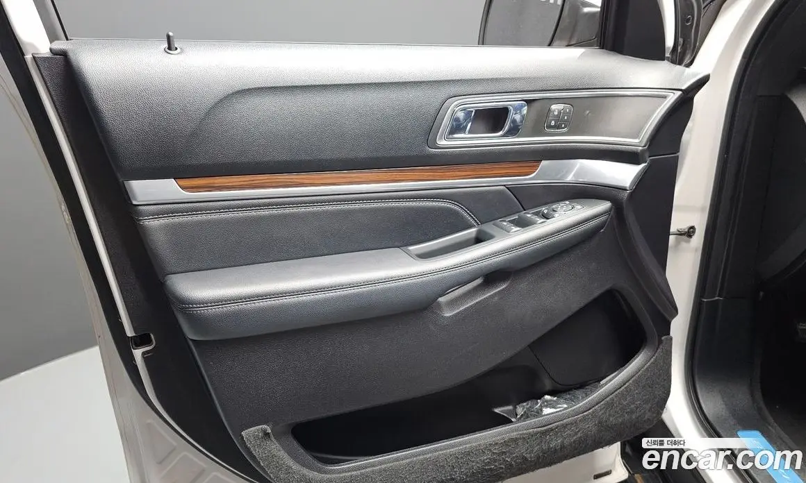 Ford Explorer 2019 2.3 автомат (гидро), фото 14