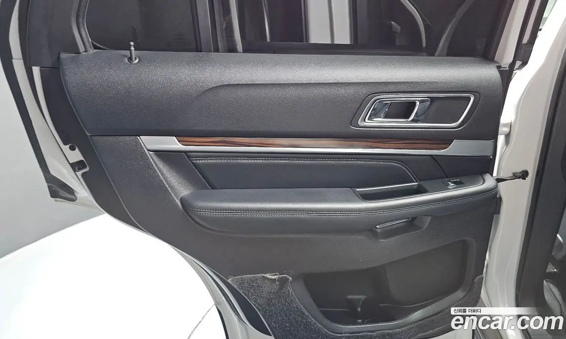Ford Explorer 2019 2.3 автомат (гидро), фото 15