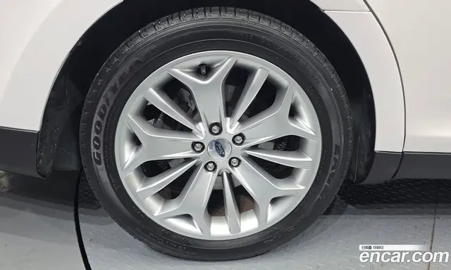 Ford Taurus 2017 2.0 автомат (гидро), миниатюра 5