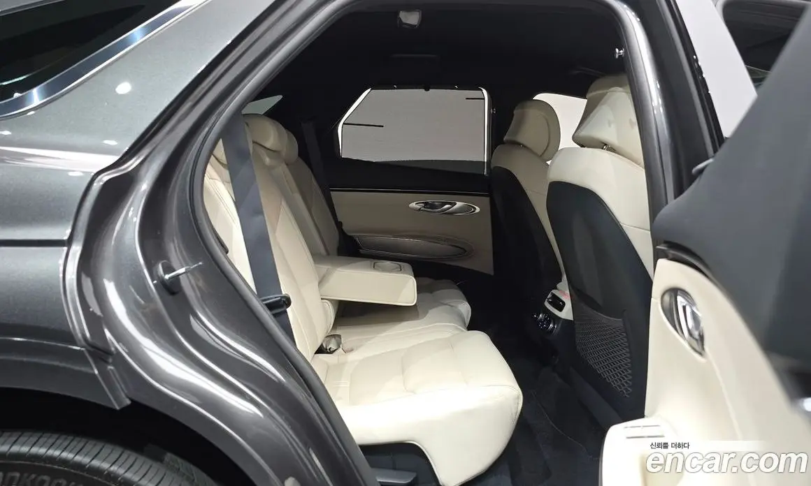 Genesis GV70 2022 0.1 автомат (гидро), фото 17