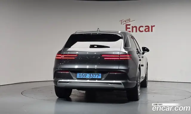 Genesis GV70 2022 0.1 автомат (гидро), миниатюра 3