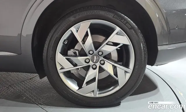 Genesis GV70 2022 0.1 автомат (гидро), миниатюра 6